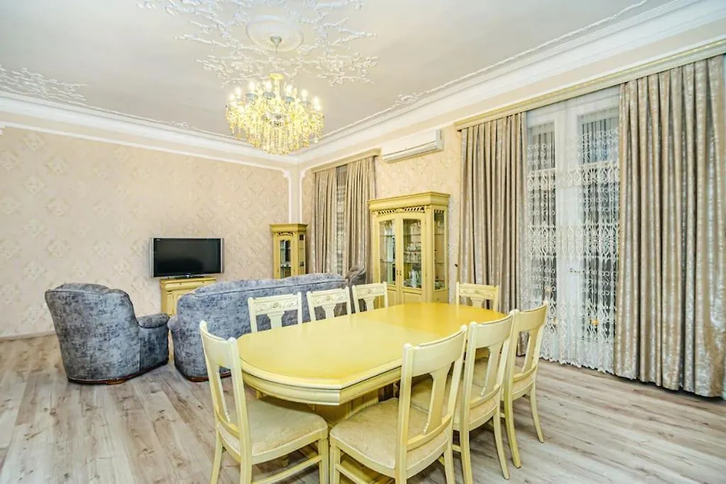 Gold Luxe Vip Apartment Baku 0*,